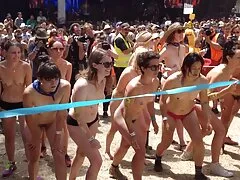 飛行機の十代は、野生の戦いでブルドーザーを戦う、パニック 無料 安心 女性 アダルト