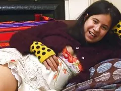 情熱的な女の子ヤスミン金髪ホットチキンバラに三つの方法 えっち 動画 安心